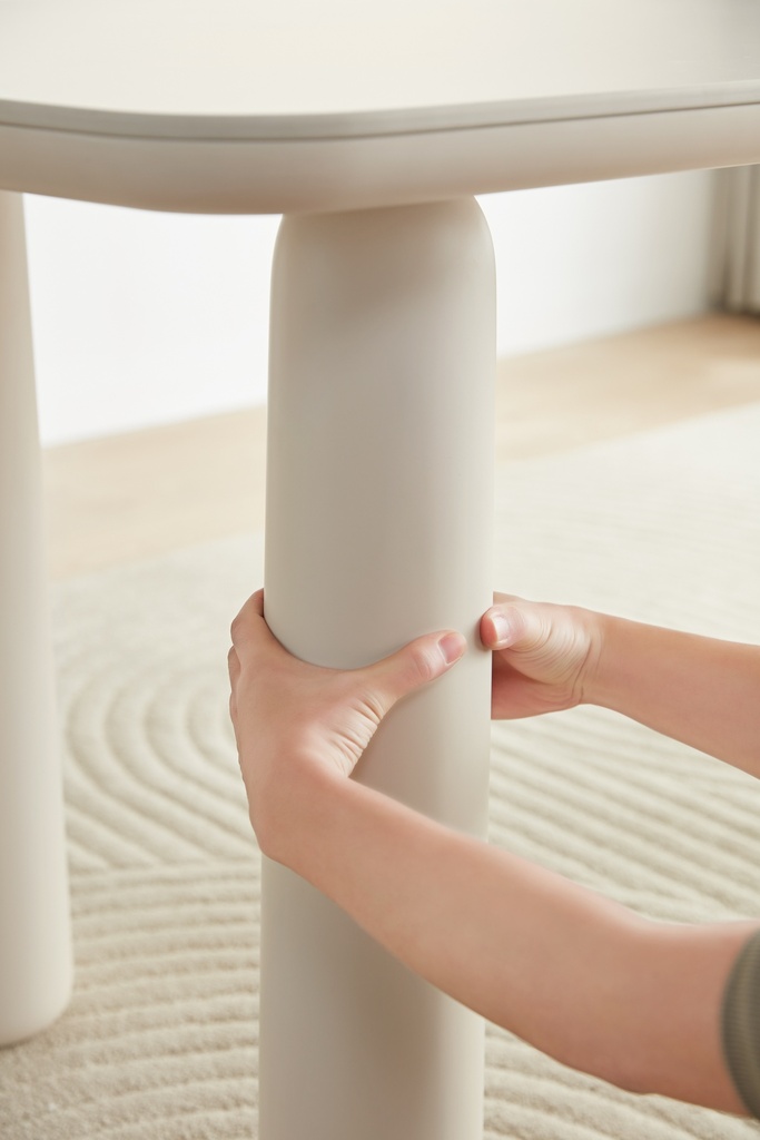 Dempsey Dining Table