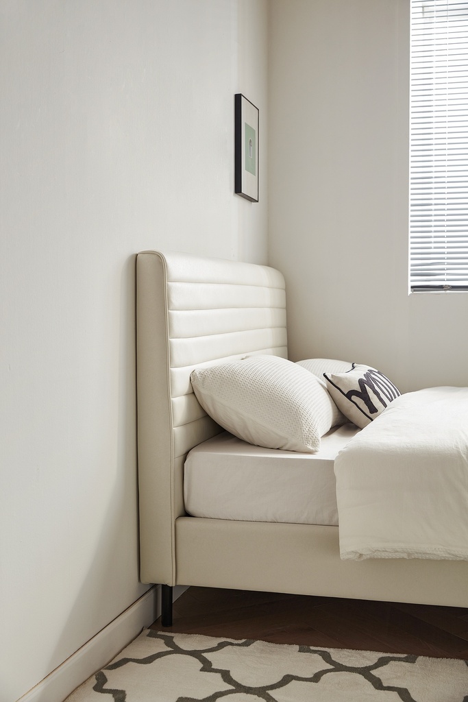 Sinclair Tech Fabric Bed