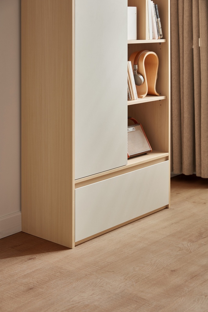 Eliora Book Shelf