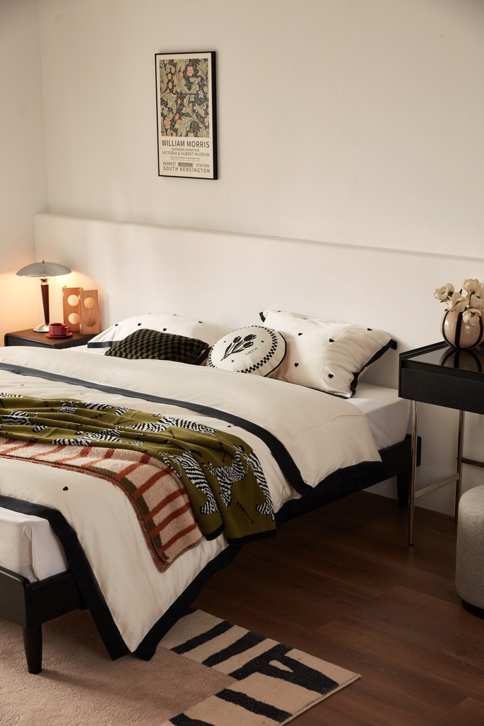 Elaina Bed