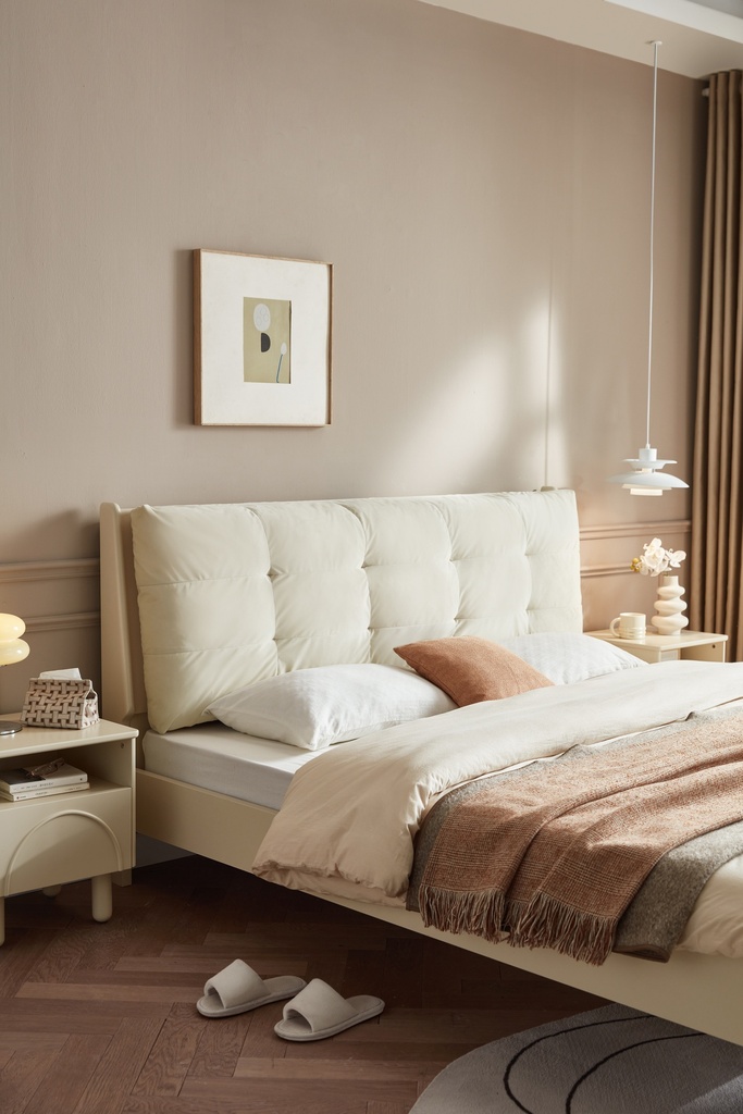 Eliphaz Bed