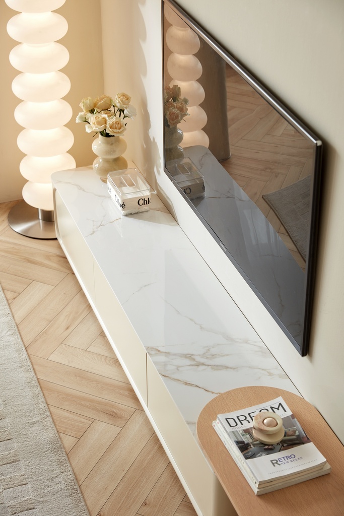 Damarcus TV Stand