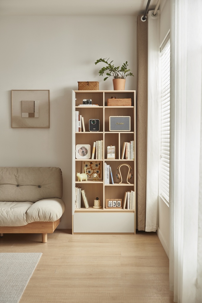 Eliora Book Shelf