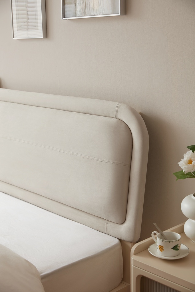 Cosette Bed