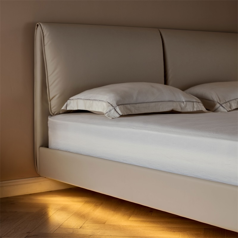 Hollis Bed