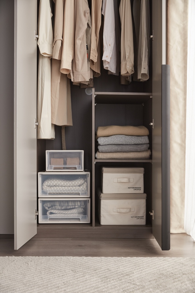 Emory Wardrobe