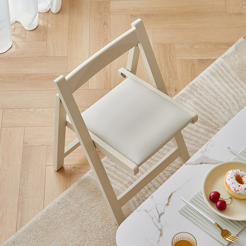 Memoir Folding Chair