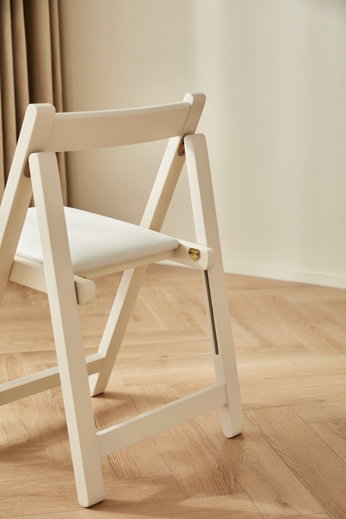 Memoir Folding Chair