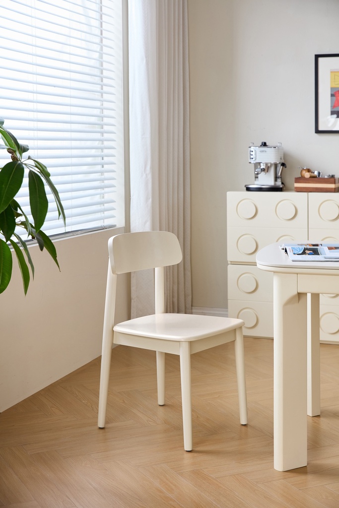 Nyssara Solid Wood Dining Set