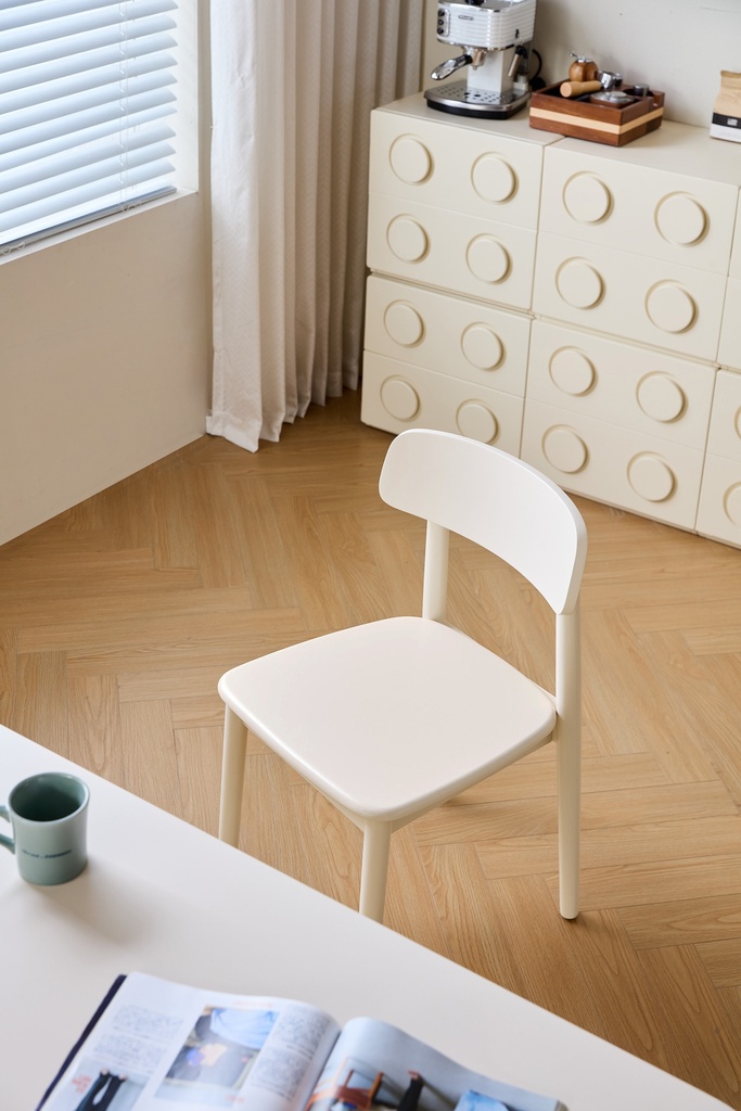 Nyssara Solid Wood Dining Set