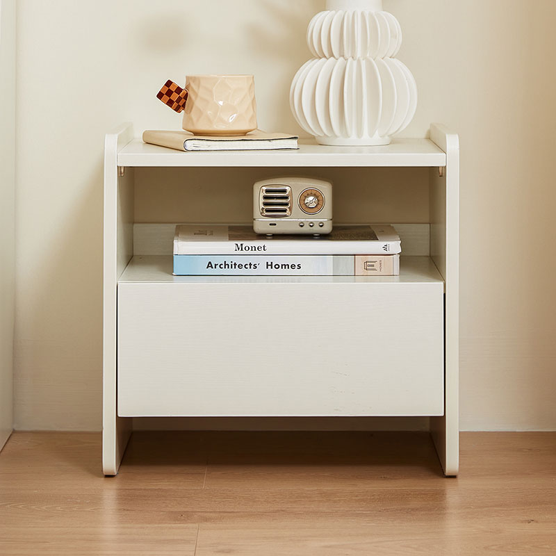 Pravincy Bedside Table