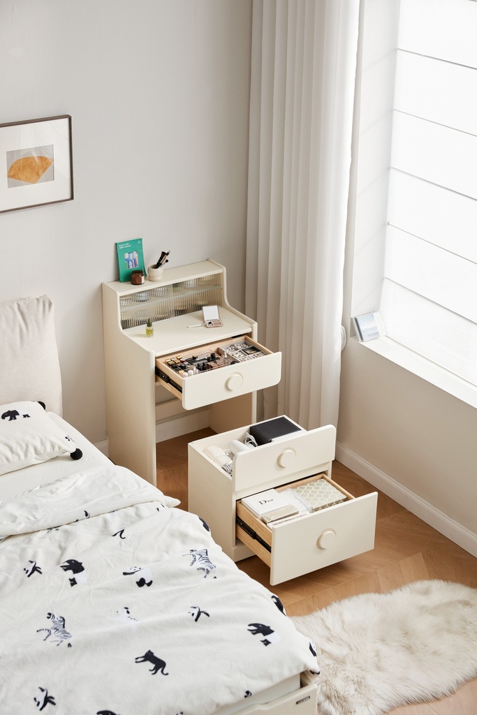 Nerilyn Dressing Table