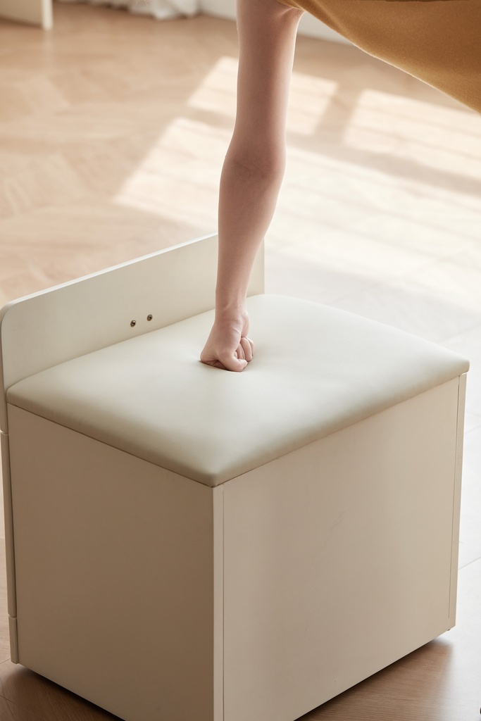 Nerilyn Dressing Table