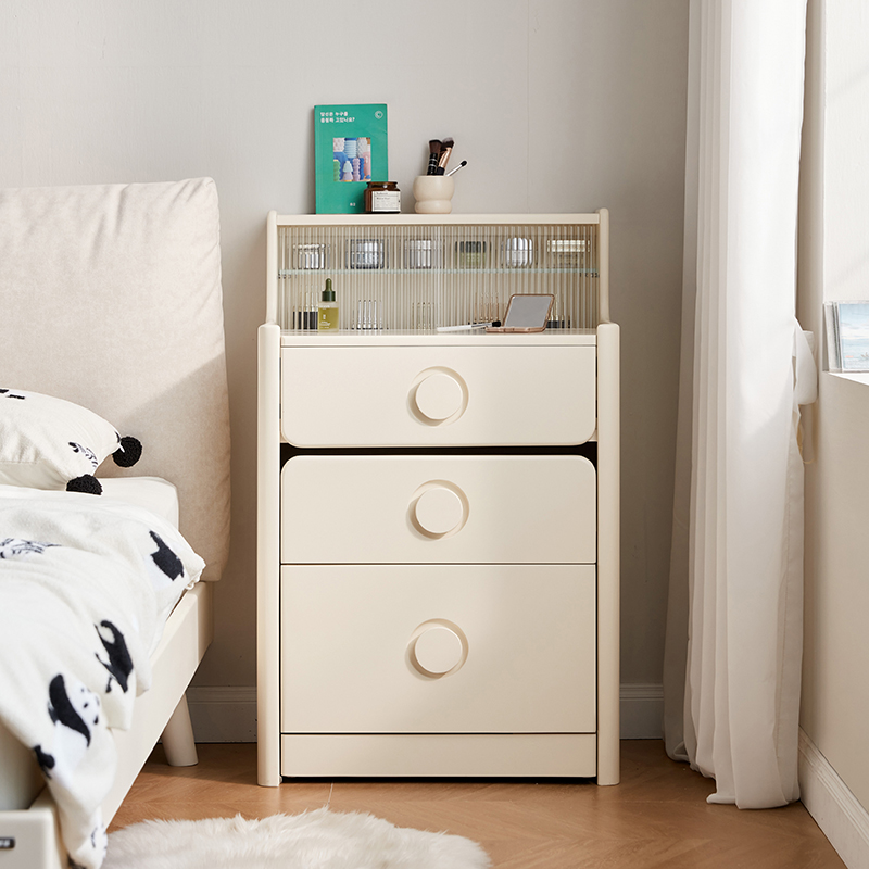 Nerilyn White Solid Wood Dressing Table
