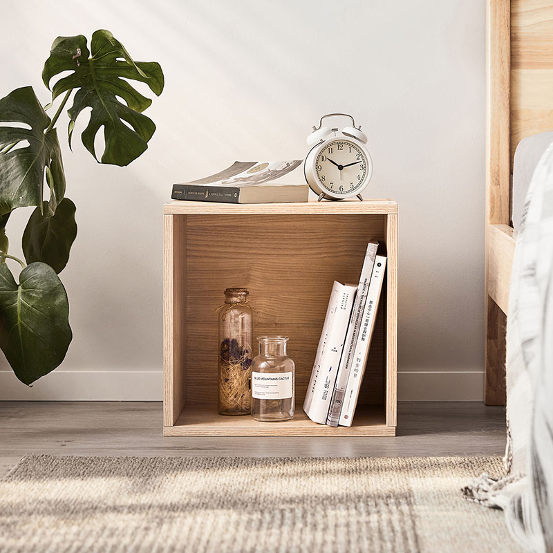Eada Bookshelf